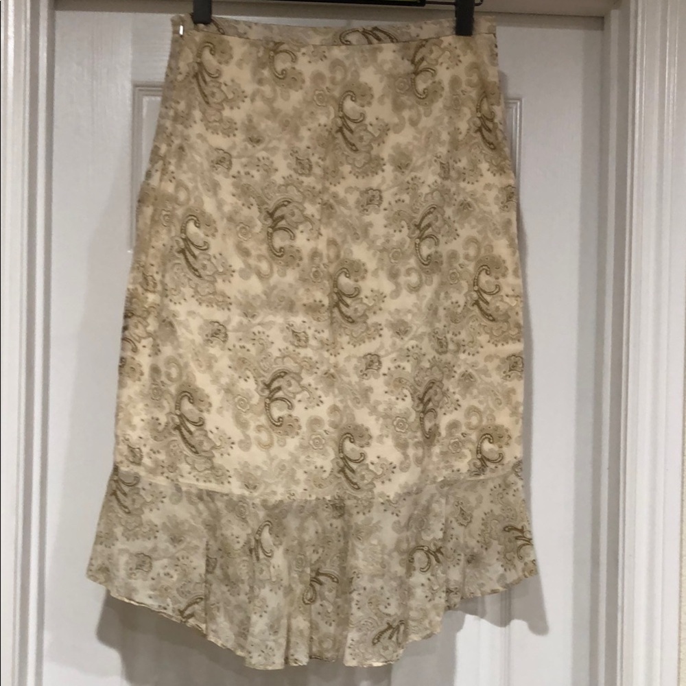 Elegant Cream Paisley Skirt - Picture 8 of 12